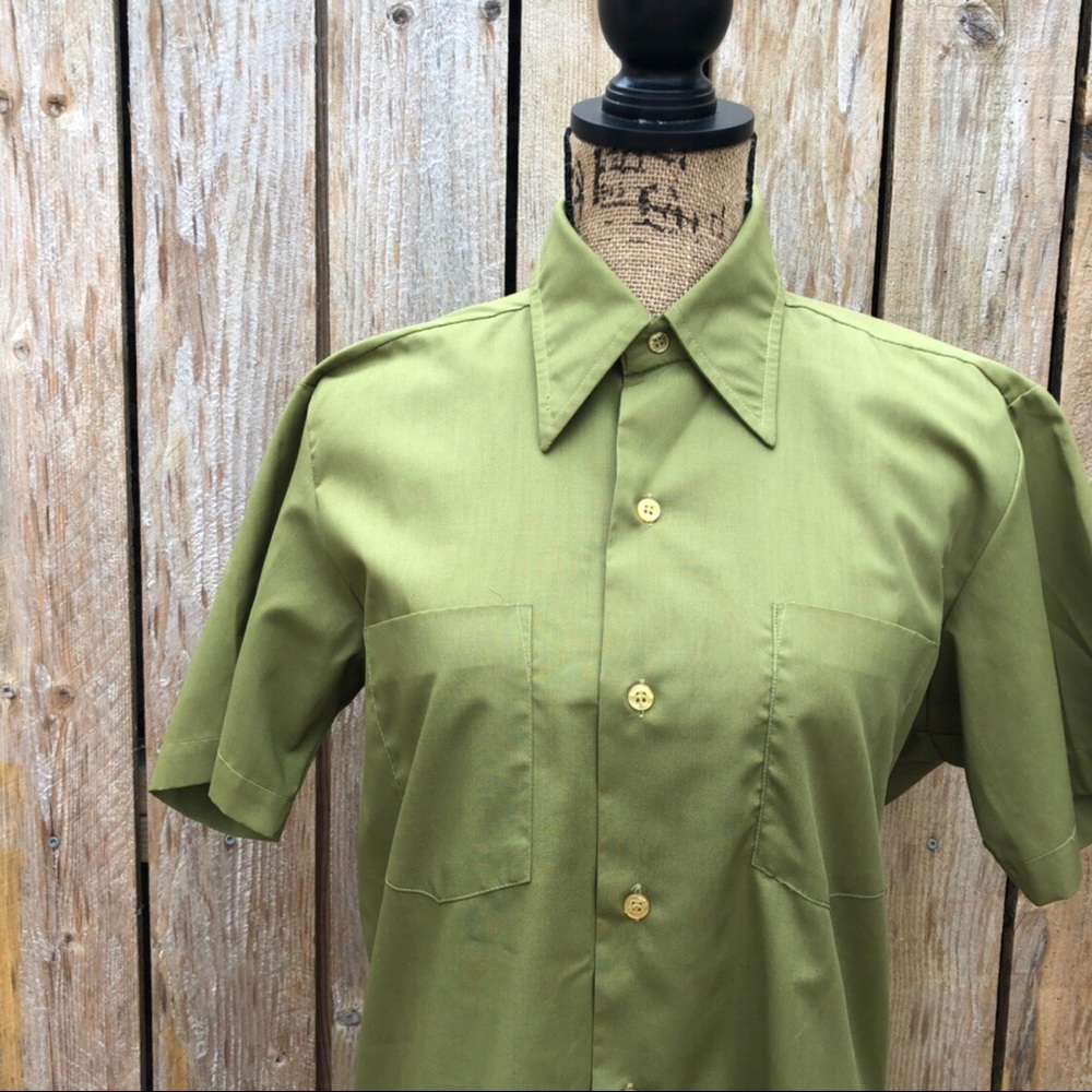 VINTAGE 50s ARMY GREEN SHORT SLEEVE BUTTON DOWN